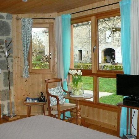 Chez Geppetto Bed & Breakfast Saint-Georges-Nigremont Екстериор снимка