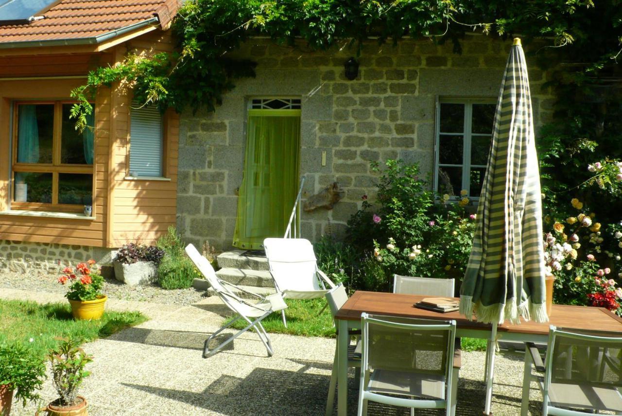 Chez Geppetto Bed & Breakfast Saint-Georges-Nigremont Екстериор снимка