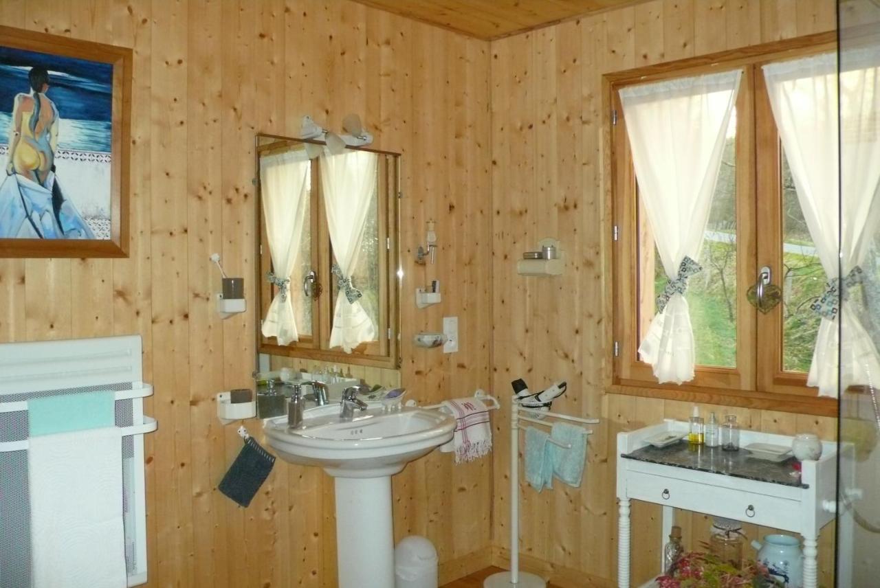 Chez Geppetto Bed & Breakfast Saint-Georges-Nigremont Екстериор снимка
